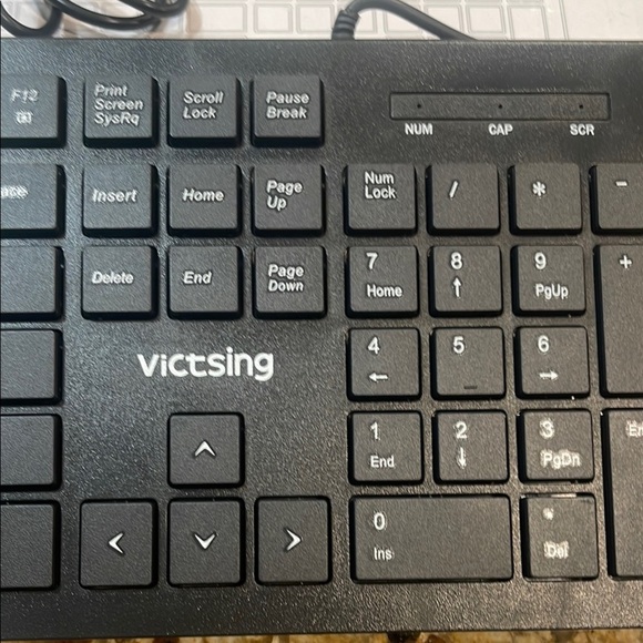 Black Wired Keyboard - Picture 2 of 5